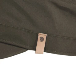 FJÄLLRÄVEN Fjällräven SINGI TREKKING CAP Unisex Cap DARK OLIVE 9 FJÄLLRÄVEN Fjällräven SINGI TREKKING CAP Unisex Cap DARK OLIVE -Mein Camping Geschaft 236814010 i singi trekking cap fjaellraeven 1