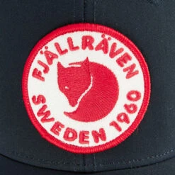 FJÄLLRÄVEN Fjällräven 1960 LOGO LÅNGTRADARKEPS Unisex Mütze DARK NAVY -Mein Camping Geschaft 5637699639 d 1960 logo langtradarkeps fjaellraeven 24