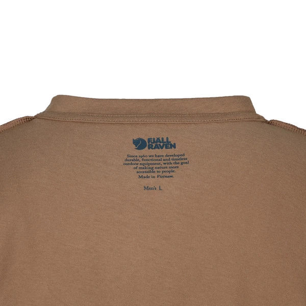 FJÄLLRÄVEN Fjällräven WALK WITH NATURE T-SHIRT M Herren T-Shirt SUEDE BROWN 5 FJÄLLRÄVEN Fjällräven WALK WITH NATURE T-SHIRT M Herren T-Shirt SUEDE BROWN – Bild 3